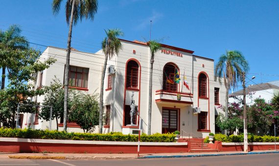 foto colorida de prédio da prefeitura de São Luiz Gonzaga