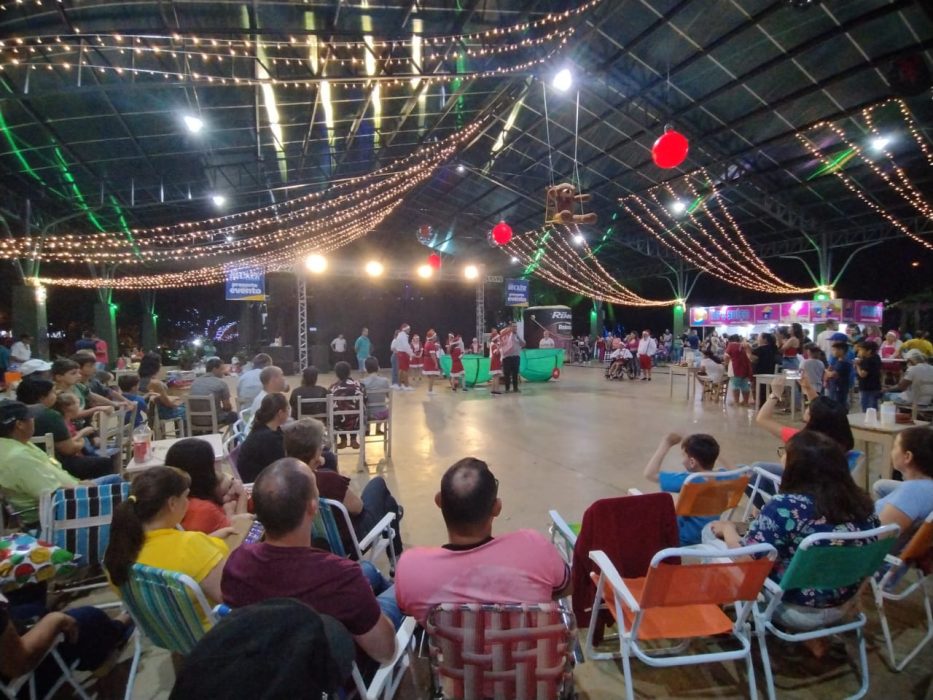 foto colorida de Pavilhão Cultural de Caibaté em evento de Natal